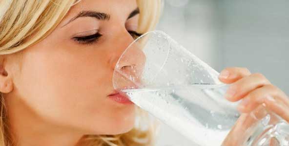 alasan minum air putih