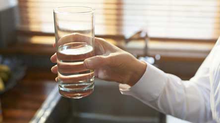 minum air hidrasi dehidrasi
