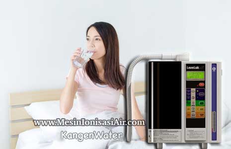 bangun tidur minum air putih kangen water