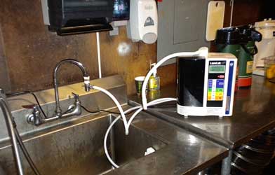 mesin kangen water di dapur